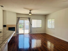 1952 Expedition Way in Sacramento, CA - Building Photo - Building Photo