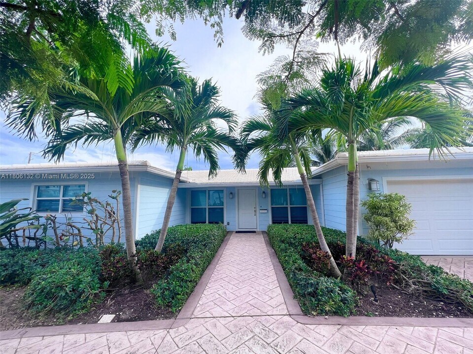 2932 NE 36th St in Lighthouse Point, FL - Building Photo