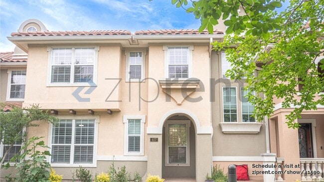property at 427 Fuente