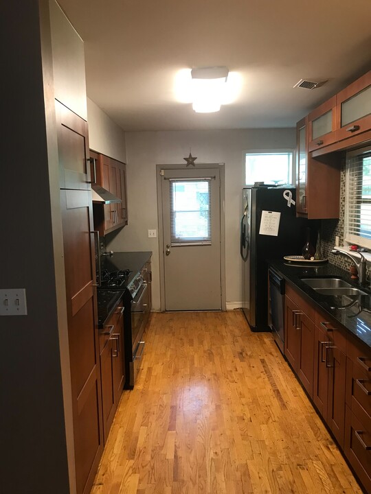 137 Manning Dr in Charlotte, NC - Building Photo