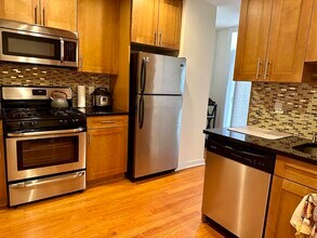 408 Grand St in Hoboken, NJ - Building Photo - Building Photo