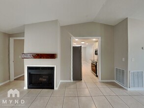 8202 Almond Pl in Tampa, FL - Foto de edificio - Building Photo