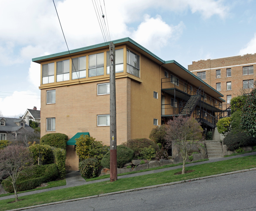 Hamlin Place in Seattle, WA - Building Photo