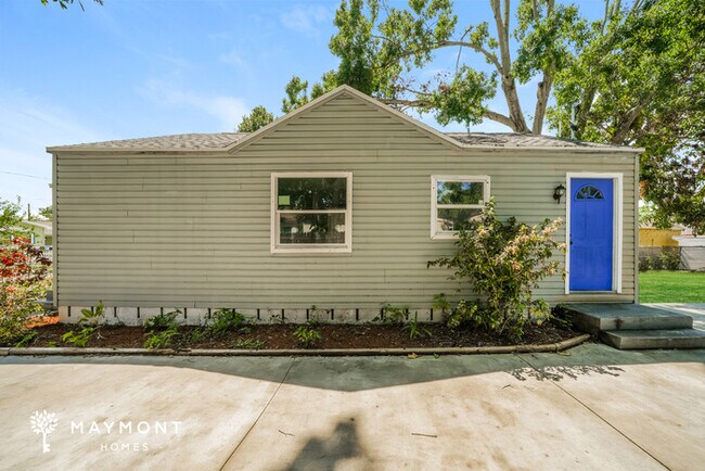 property at 2579 Queensboro Ave S