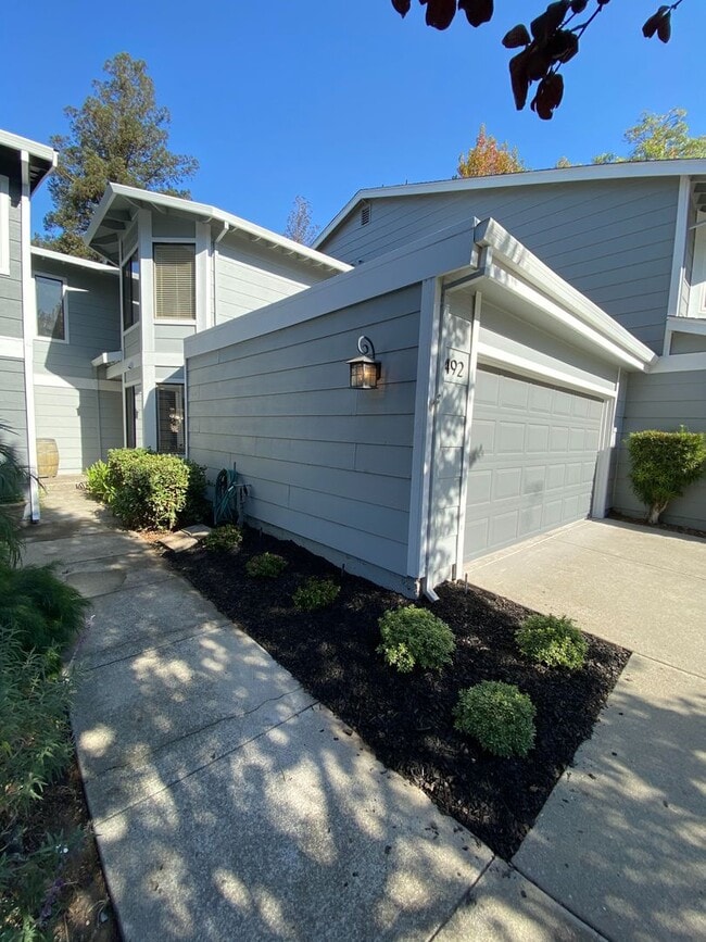 property at 492 Vía Royal