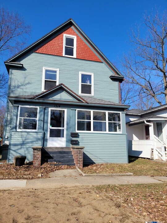 1314 Oak St in Kalamazoo, MI - Building Photo