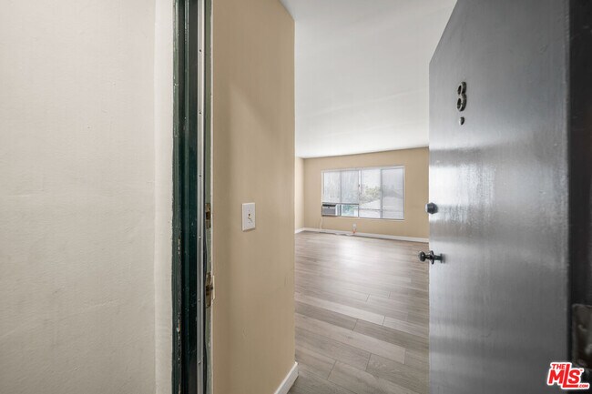 4810 St Elmo Dr in Los Angeles, CA - Building Photo - Building Photo