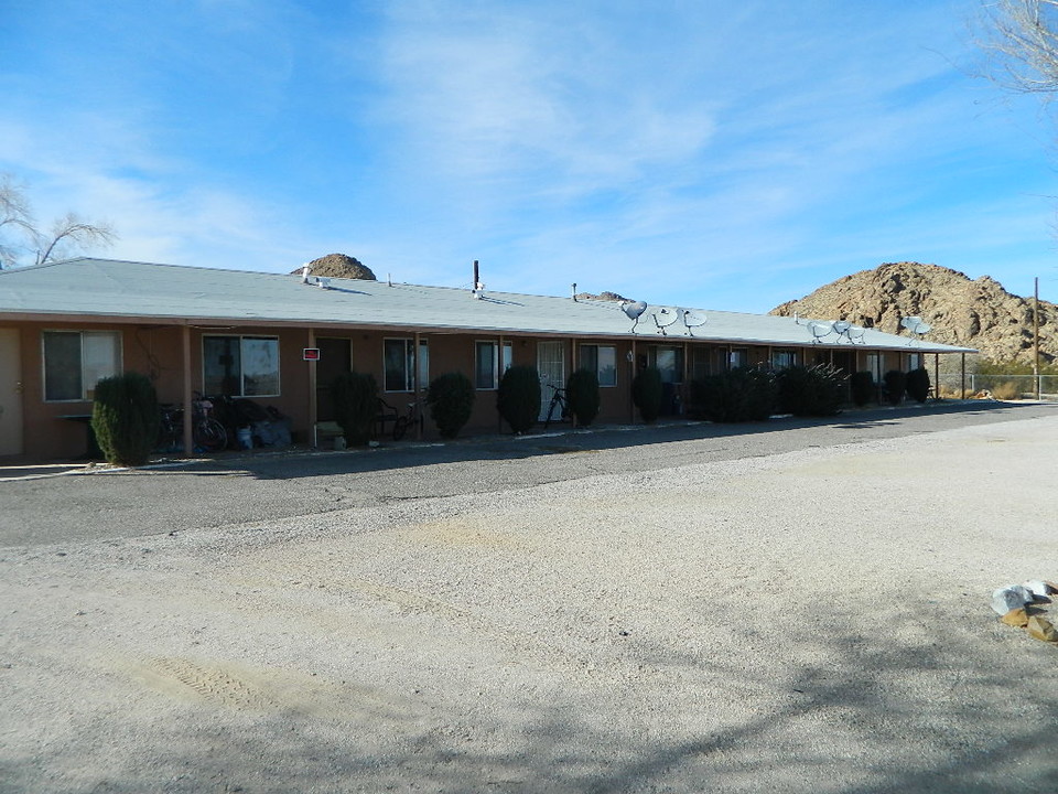 31336 State Highway 18 in Lucerne Valley, CA - Building Photo