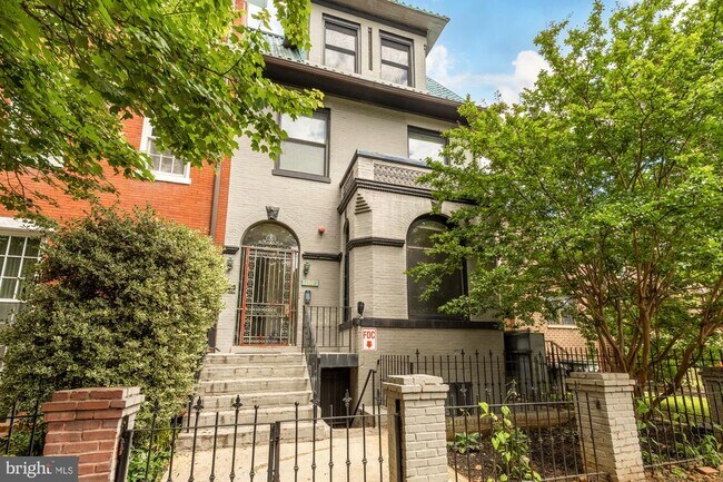 property at 1109 M St NW