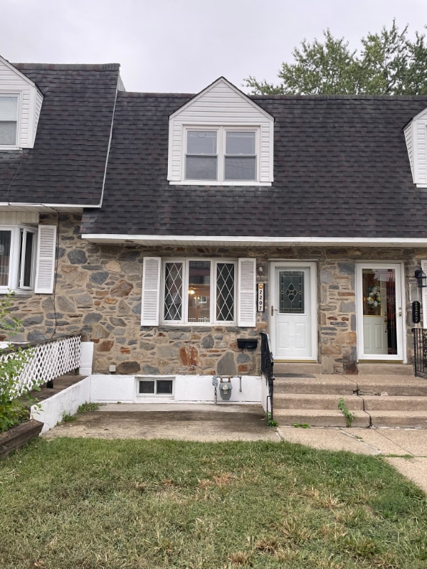 property at 2207 Delmar Dr