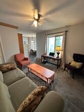 1475 Collison Rd in Kelowna, BC - Building Photo - Building Photo