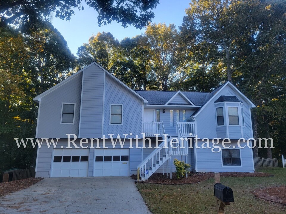 3895 Willow Ridge Rd in Douglasville, GA - Building Photo