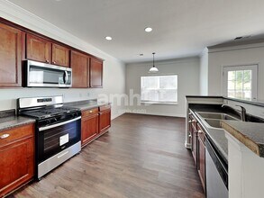 625 Latimer Way in Monroe, NC - Foto de edificio - Building Photo