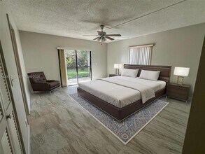 3162 Coral Springs Dr, Unit 4 in Coral Springs, FL - Building Photo - Building Photo