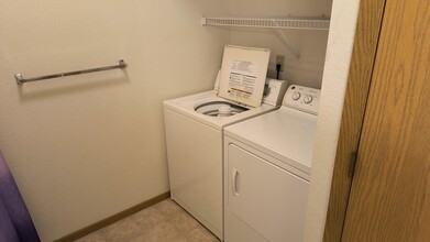 201 Pilgrim St in Saint Clair, MN - Building Photo - Building Photo