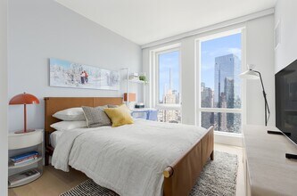 308 W 39th St in New York, NY - Building Photo - Building Photo
