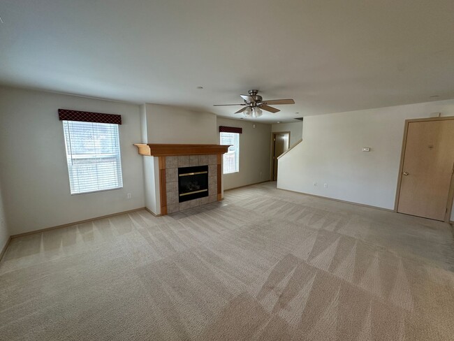 1819 Hoffman Hill Blvd in Dupont, WA - Building Photo - Building Photo