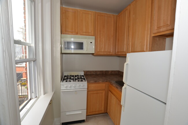 3110 N Calvert St in Baltimore, MD - Building Photo - Building Photo