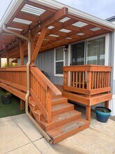 11 Pond Ln in Lakeside, OR - Building Photo - Building Photo