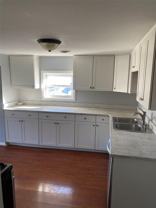 51 Cherry Ave in Cornwall On Hudson, NY - Building Photo