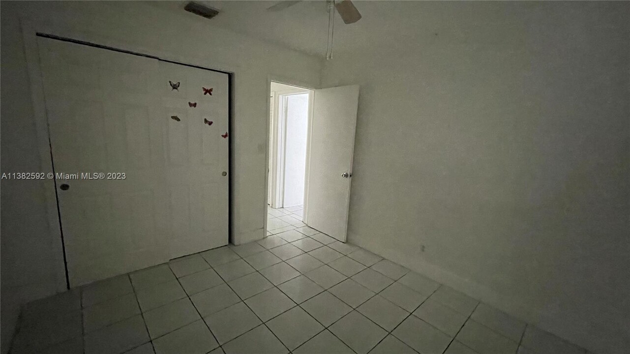 5200 NW 16th St, Unit 1 in Lauderhill, FL - Building Photo