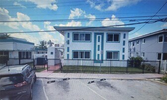 2101 Calais Dr in Miami Beach, FL - Building Photo