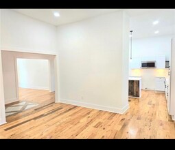 416 Andrew J Hairston PL NW in Atlanta, GA - Foto de edificio - Building Photo