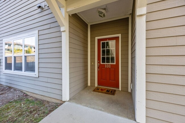 123 Foxden Dr in Fletcher, NC - Building Photo - Building Photo