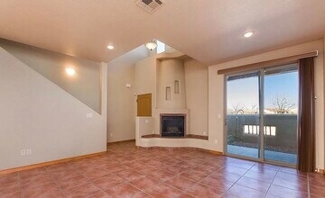 Nambe Ct in Las Cruces, NM - Foto de edificio - Building Photo
