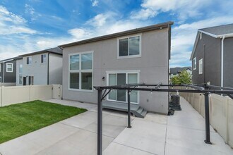 1316 W Quailhill Rd in Saratoga Springs, UT - Building Photo - Building Photo