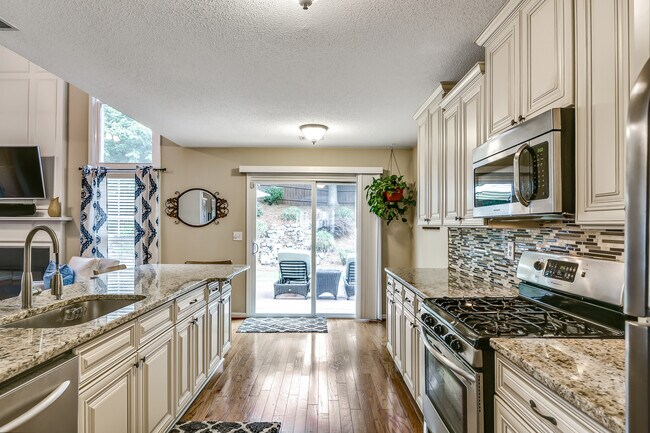 6165 Pattingham Dr in Roswell, GA - Building Photo - Building Photo