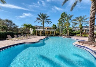 5681 Bentgrass Dr in Sarasota, FL - Foto de edificio - Building Photo