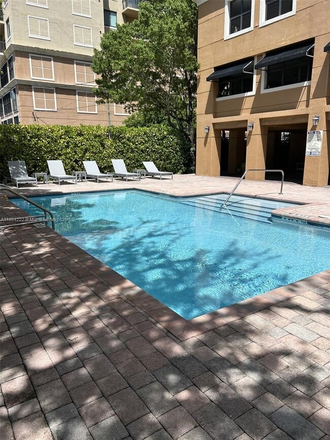 3530 SW 22nd St in Miami, FL - Foto de edificio - Building Photo