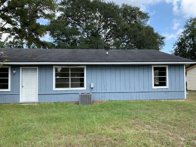 152 Cherokee Cir in Hinesville, GA - Building Photo - Building Photo