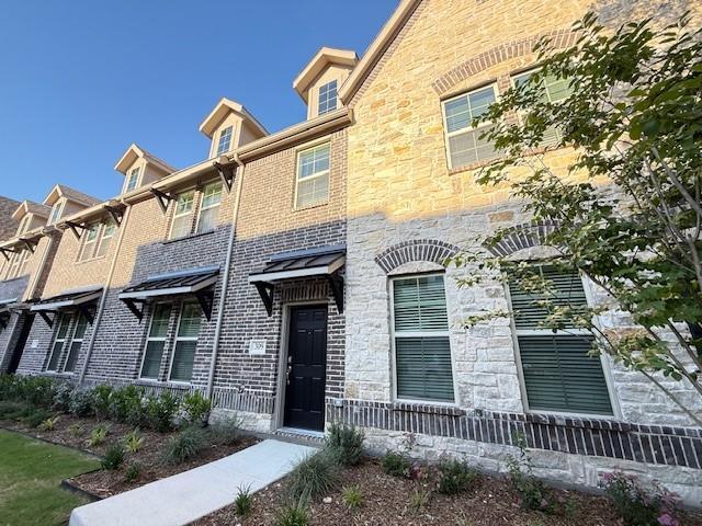 property at 309 Blackthorne Dr