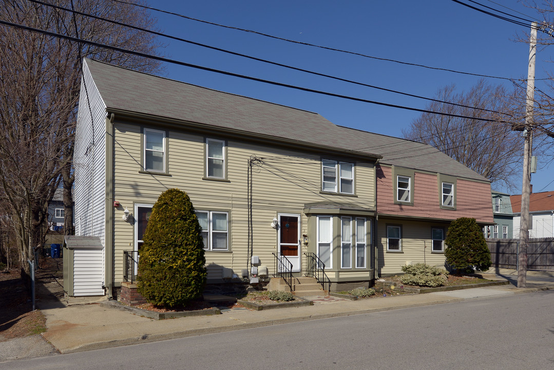 31 Duke St in East Greenwich, RI - Building Photo