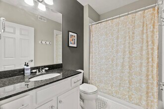 3000 W Lawrence Ave in Chicago, IL - Building Photo - Building Photo