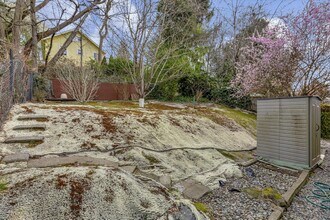 361 Earlington Ave SW in Renton, WA - Building Photo - Building Photo