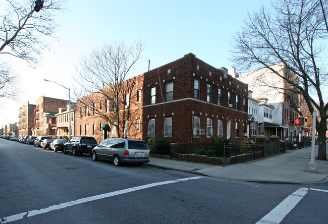 720 Linden Blvd in Brooklyn, NY - Building Photo - Building Photo