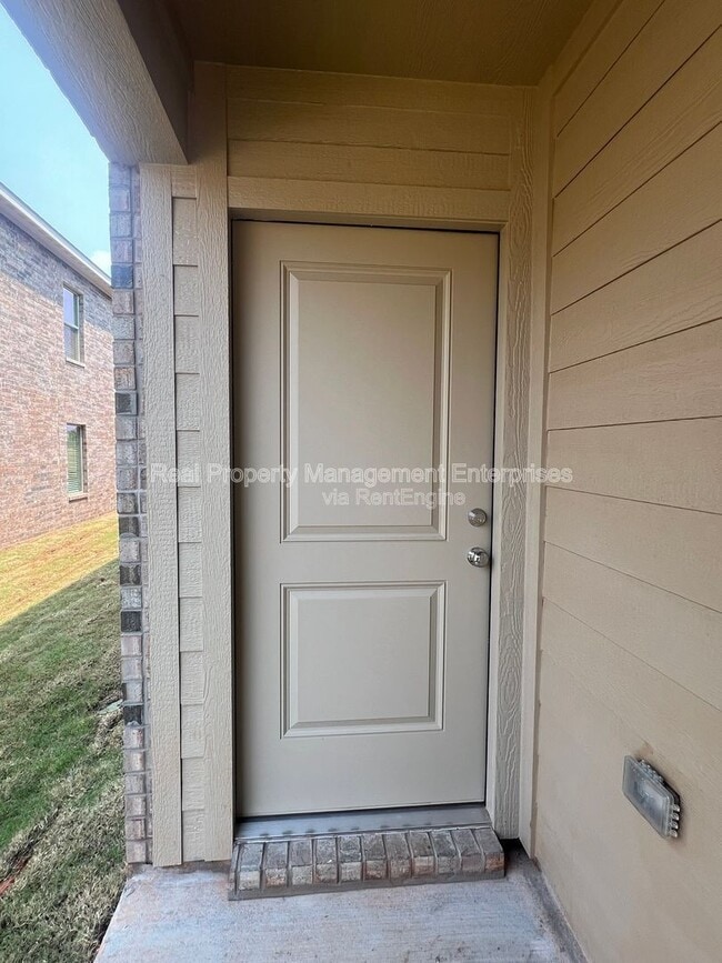 14810 Razorbill Dr in Oklahoma City, OK - Foto de edificio - Building Photo