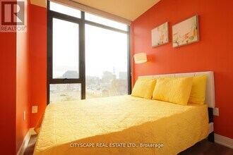 86 Dundas St E in Mississauga, ON - Building Photo - Building Photo