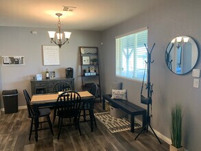 606 E B St in Oakdale, CA - Building Photo - Building Photo