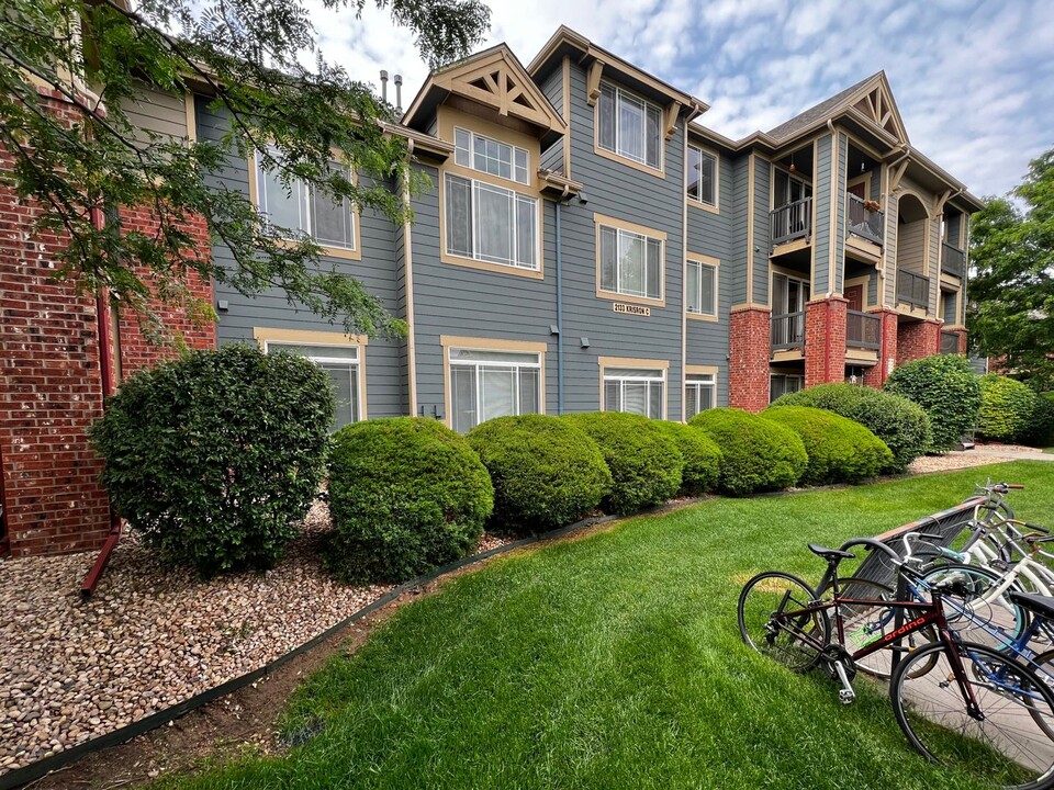 2133 Krisron Rd in Fort Collins, CO - Building Photo