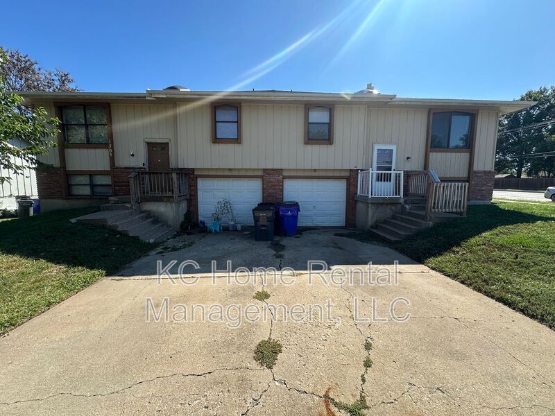 1301 E 123rd St in Olathe, KS - Building Photo