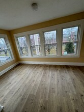 33 Crystal St in Southbridge, MA - Foto de edificio - Building Photo