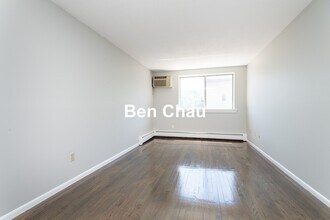 14 Murdock St, Unit 28 in Somerville, MA - Foto de edificio - Building Photo