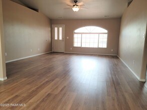 8101 E Dust Devil Dr in Prescott Valley, AZ - Building Photo - Building Photo