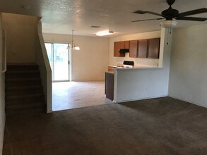 9910 Amber Ledge in San Antonio, TX - Building Photo - Building Photo