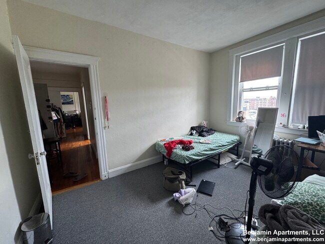 1693 Commonwealth Ave, Unit 31 in Boston, MA - Building Photo - Building Photo
