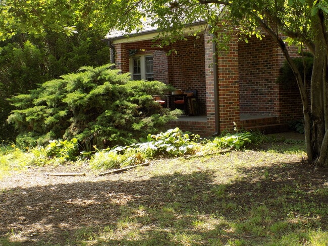 property at 2808 Winthrop Rd